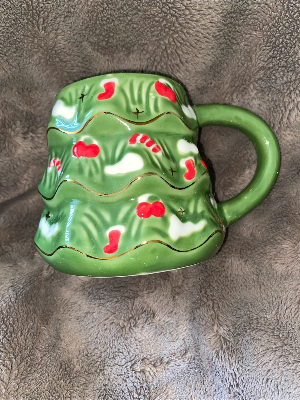 William Sonoma Green Christmas Tree Ceramic Mug with Red & White Ornaments 4”T